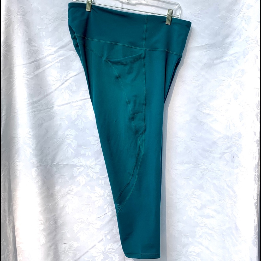 Old Navy Active Elevate Compression Crops